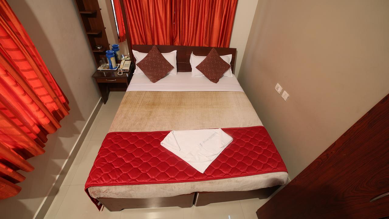 Hotel I-Way Residency Perungudi Chennai Exterior photo